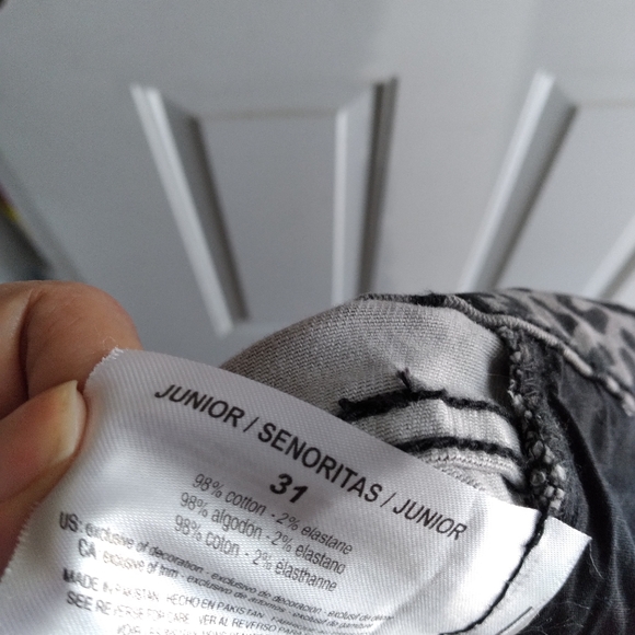 William Rast Black Leopard High Rise Ankle Skinny jeans, size 31 - Picture 5 of 6